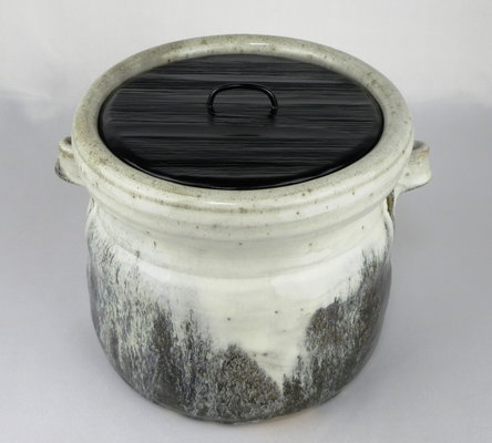 栗山園オンライン通販部 / 【出物】 叩き朝鮮唐津耳付水指 13代中里