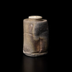 備前三角花入 | しぶや黒田陶苑