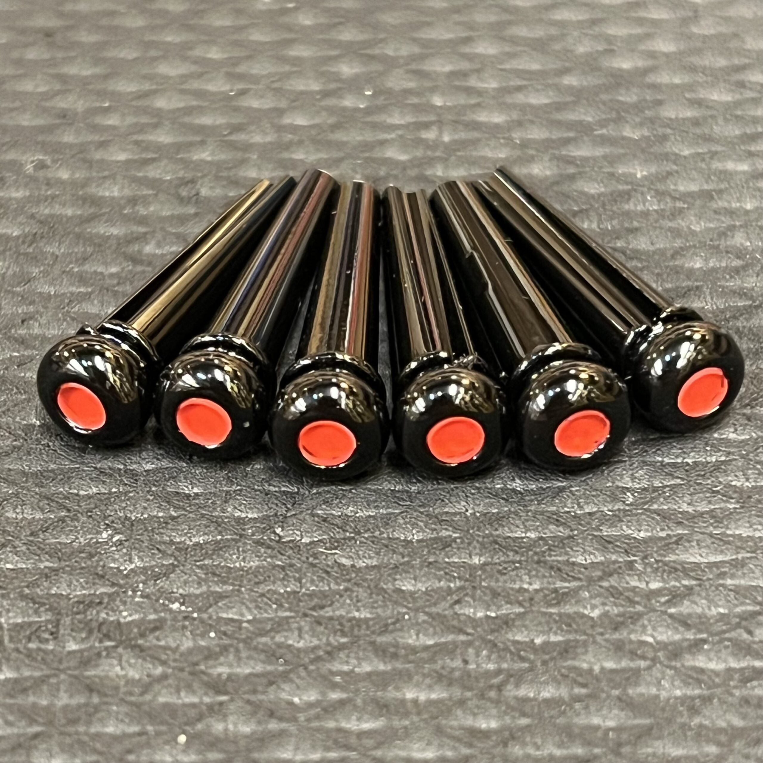 リキッドメタルピンとは？Martinの最新技術で音が変わる