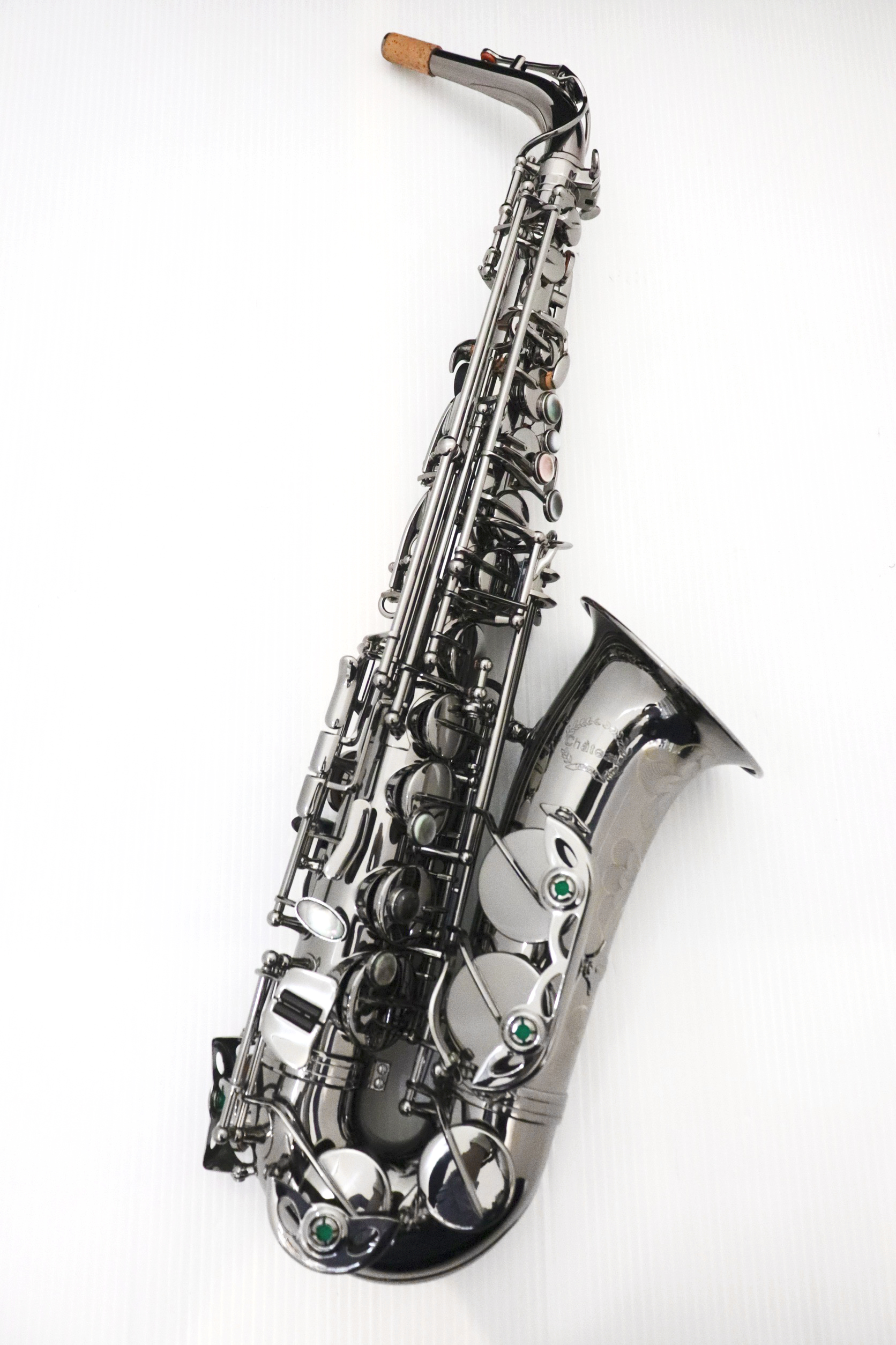 ブラックニッケルがクールなアルト・サックス「Chateau CAS-A70BK