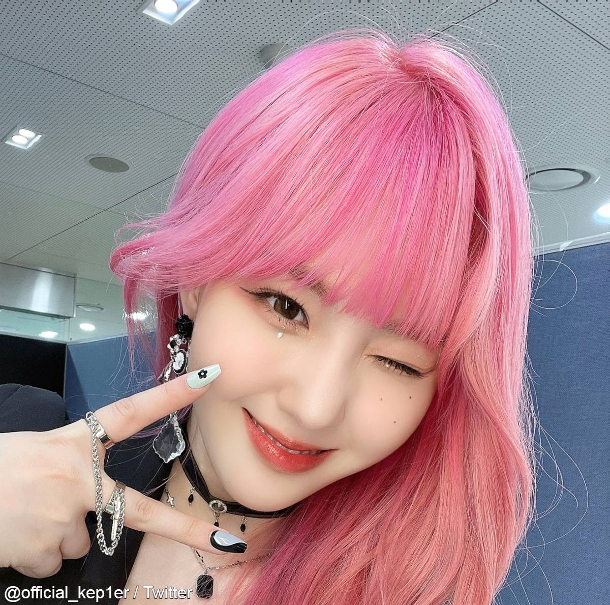 Kep1er チェヒョン、江崎ひかるとバヒエのサインを考えてあげていた