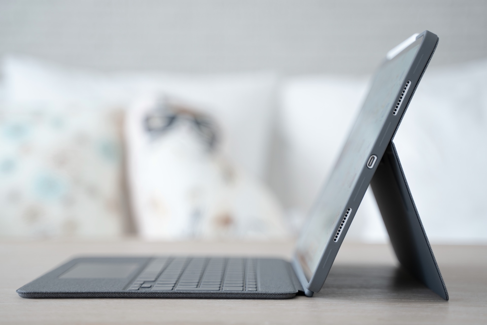 執筆でもお絵描きでも。Logicool Combo Touch レビュー。 – はんたり