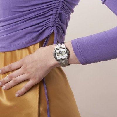 Casio Vintage A1000D-7EF Vintage Iconic Watch • EAN: 4549526245091