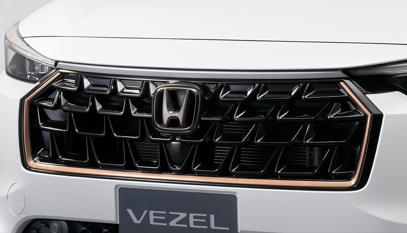 フロントグリル｜スタイリング｜ヴェゼル｜Honda Access｜Honda公式サイト