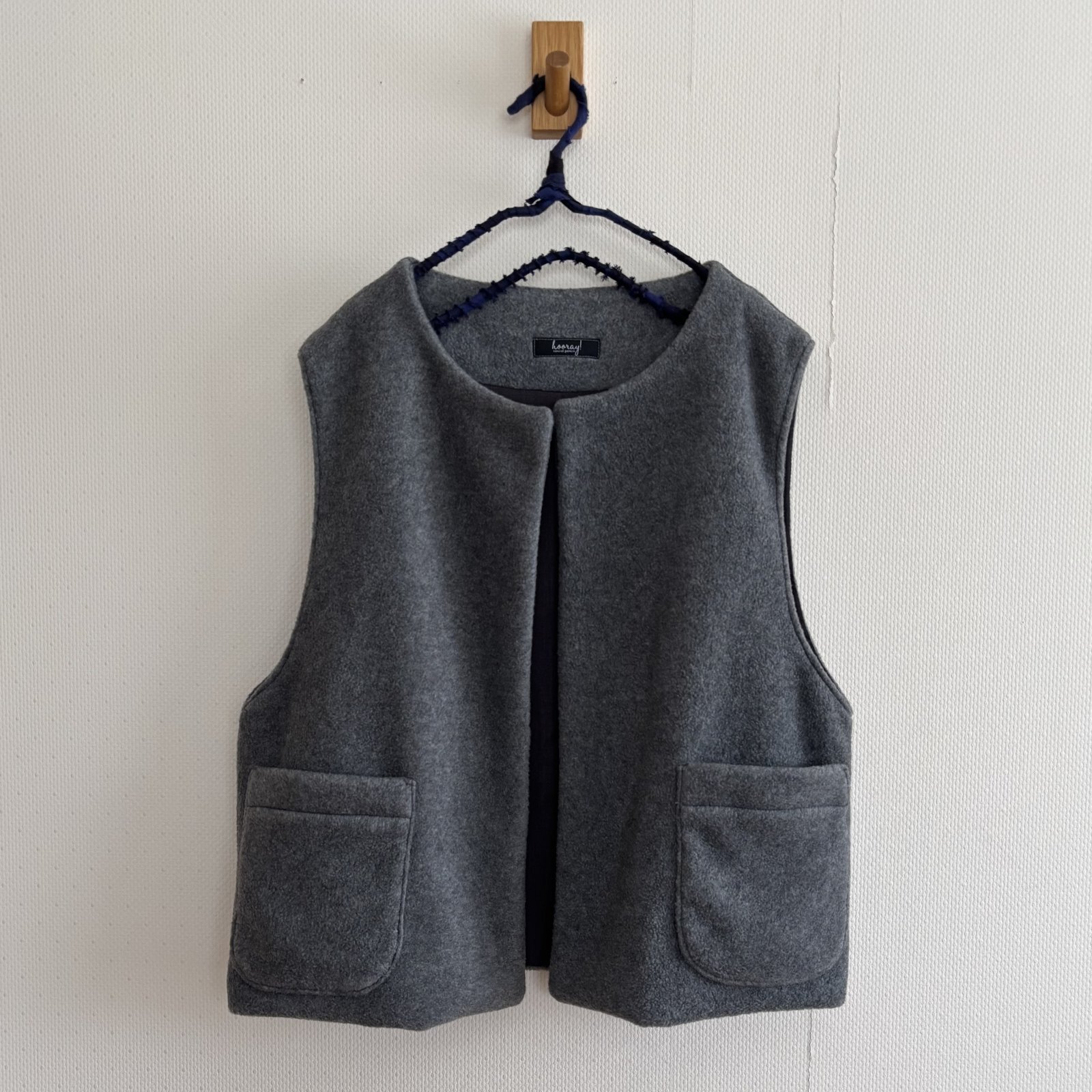 クルーネックベスト