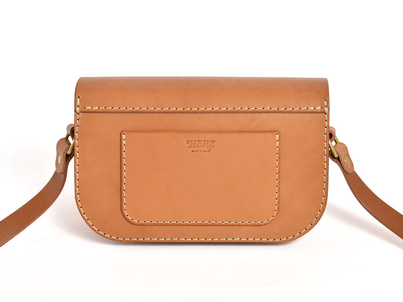 ハードレザーの横型総かぶせポシェット / 革鞄のHERZ(ヘルツ)公式通販