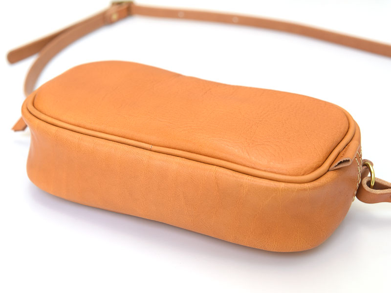 ふっくらフォルムが可愛いレディースショルダーポシェット / 革鞄の