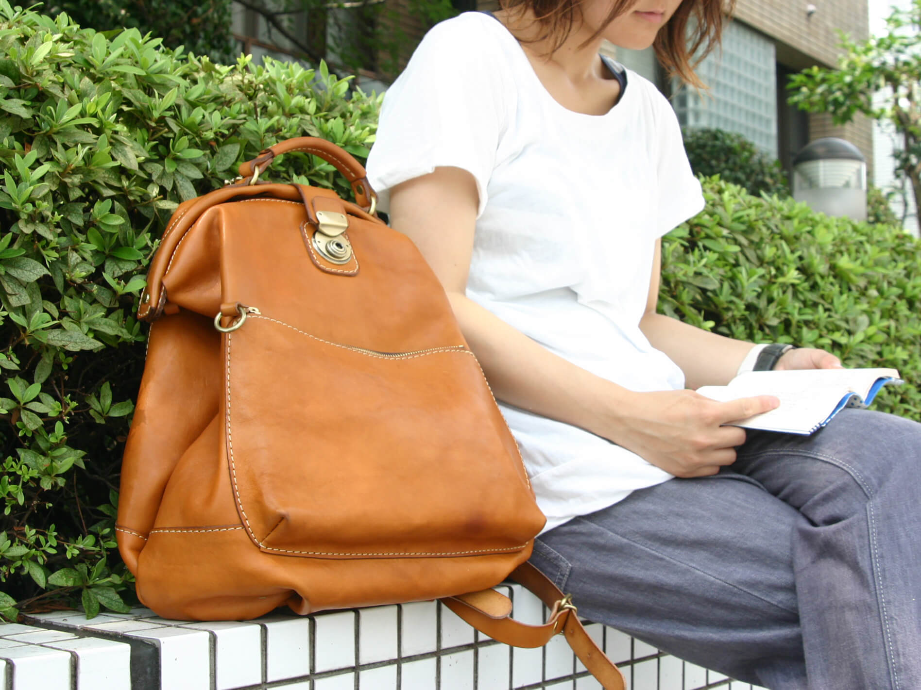 一泊二日の小旅行にも使える人気のワンパクリュック / 革鞄のHERZ