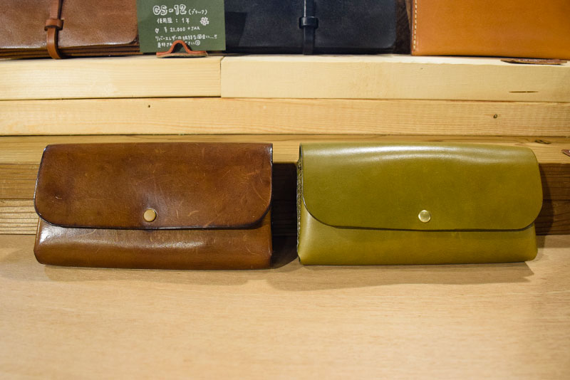 革色グリーンのエイジングサンプルをご紹介｜革鞄・革小物のHERZ公式通販