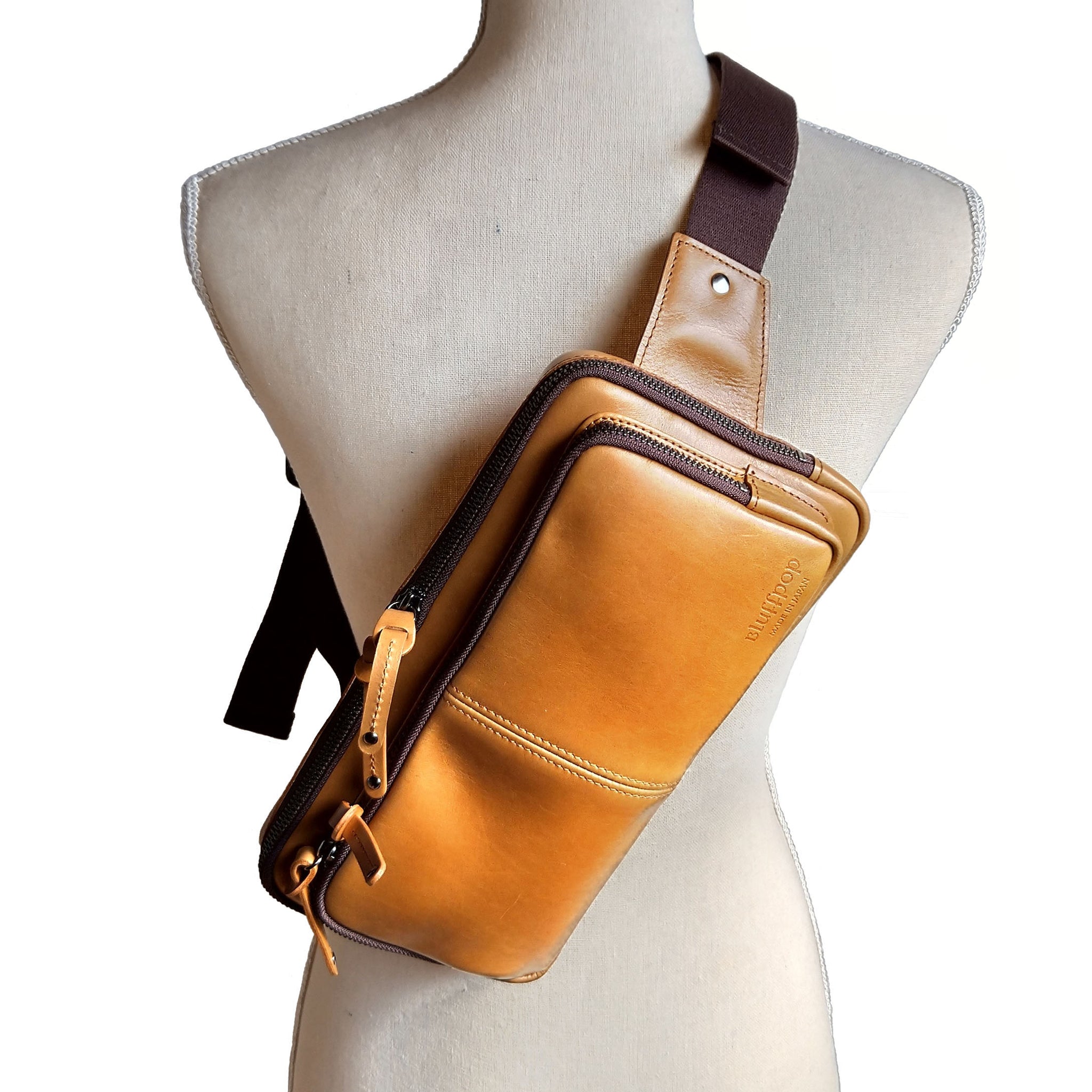 日本製／国産／牛革／レザー／ウエストバッグ／ボディバッグ／斜め掛け