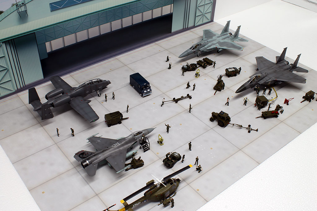 DS72-002 ジオラマシート [1/72 航空隊格納庫セット] [箱庭技研