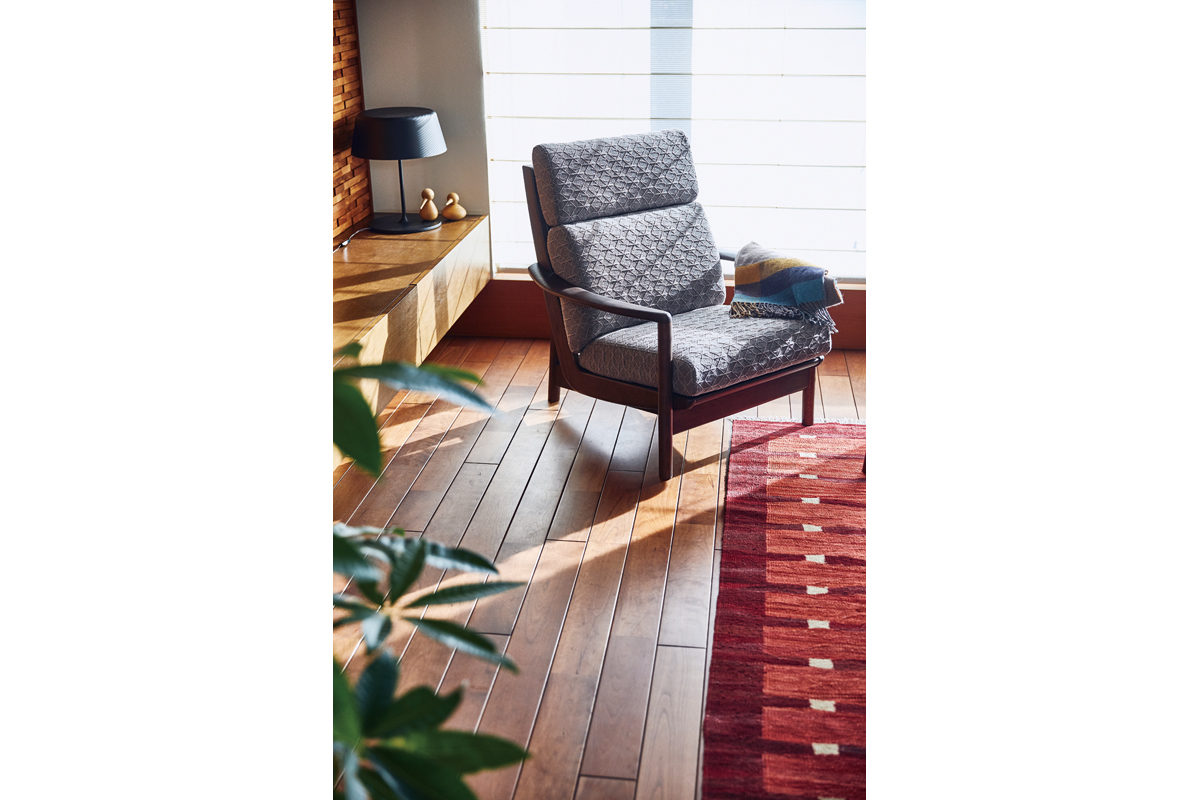 和にも洋にも合うハイバックソファ｜No.8200ソファ｜製品一覧｜浜本