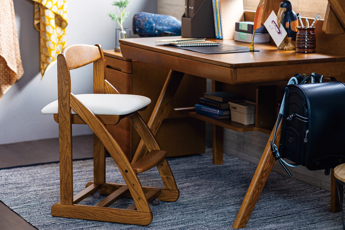 曲線を活かしたやわらかなデザイン｜DSC-2300｜デスクチェア｜製品一覧