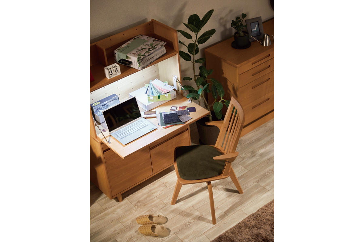 シンプルでコンパクトな大容量｜No.90デスク｜ライティングビューロー