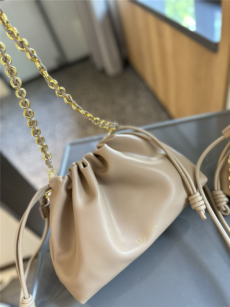 ロエベ 巾着 ショルダーバッグ loewe バッグ 大人 可愛い 斜 めがけ