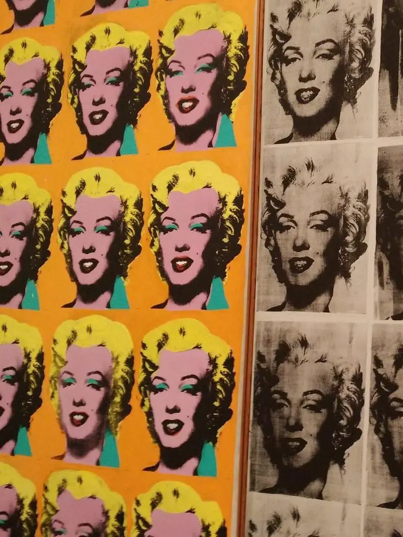 シルクスクリーンのアート作品 有名作家の紹介も | HANDo - シルク