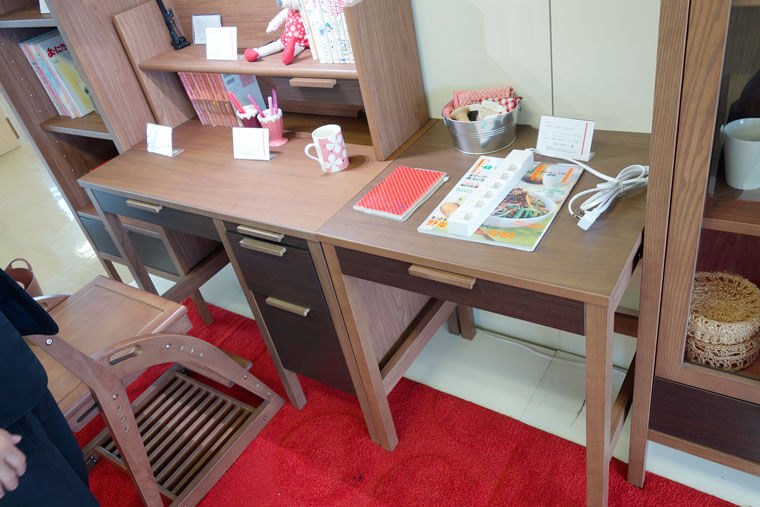 130周年を迎える小島工芸の2016年学習デスク新作発表会に行ってきまし