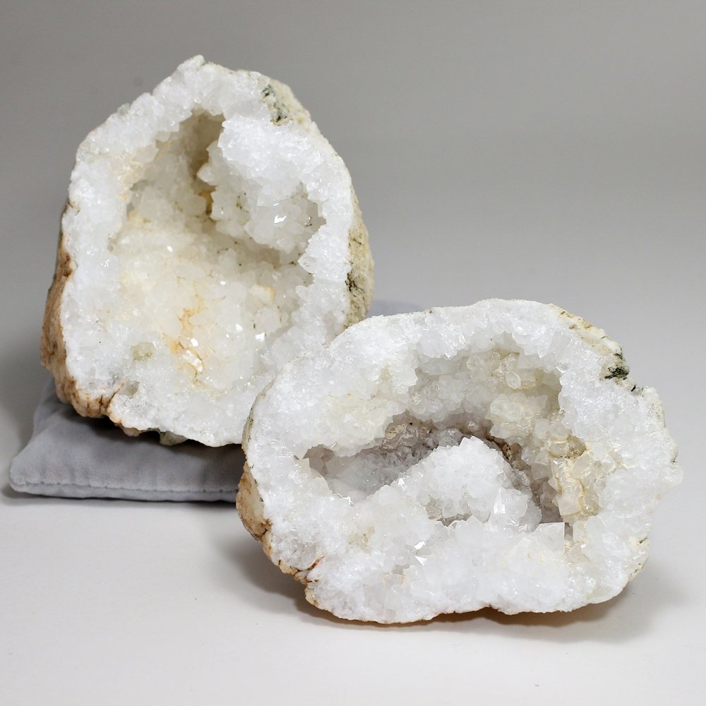 特別価格/モロッコ産]ジオード水晶/ペア原石 - 埼玉県吉川市の天然石