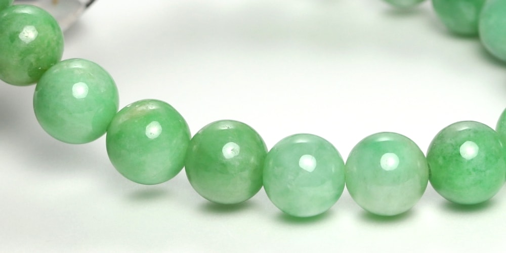 高品質++]ミャンマー産天然翡翠ブレスレット（約8mm玉） - 埼玉県吉川