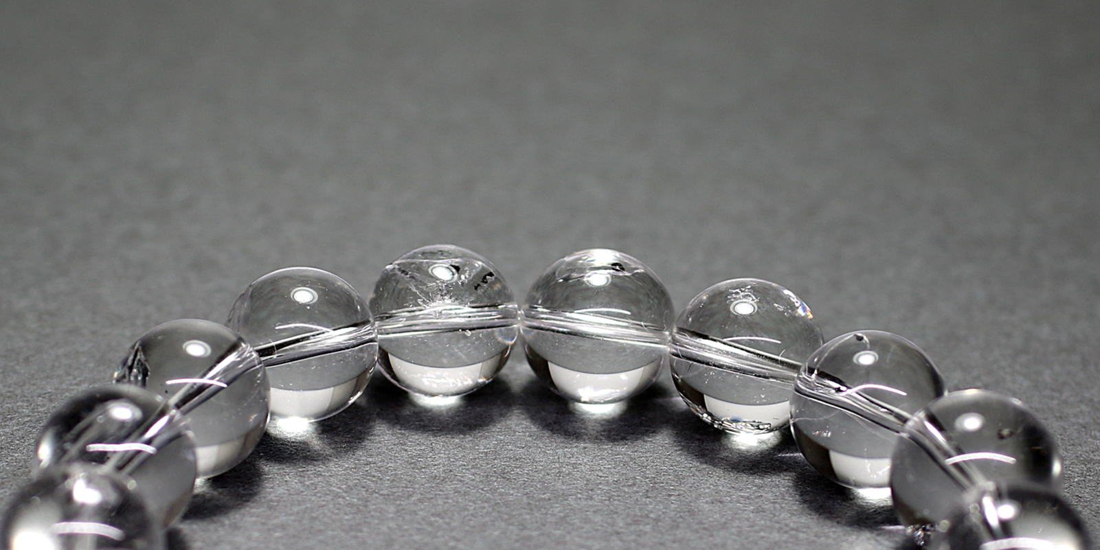 最高品質]水入り水晶ブレスレット/グラファイト入り（約12mm玉