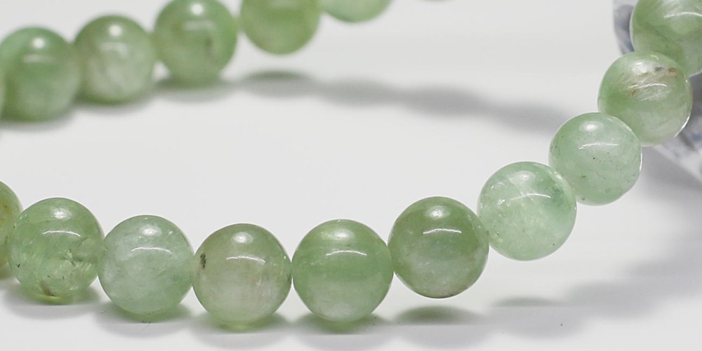 高品質]タンザニア産グリーンカイヤナイトブレスレット（約8mm玉