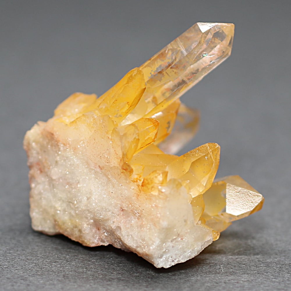 高品質]インド/マニカラン産ヒマラヤ水晶クラスター/原石小さめサイズ