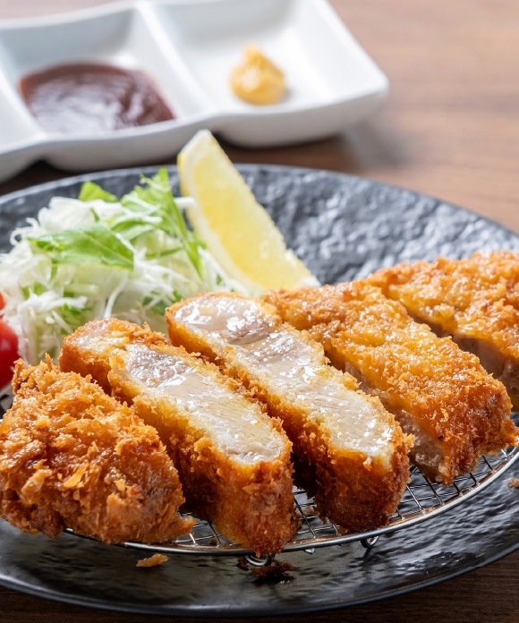 オリーブ緑果豚 極上とんかつ ｜ 井上誠耕園