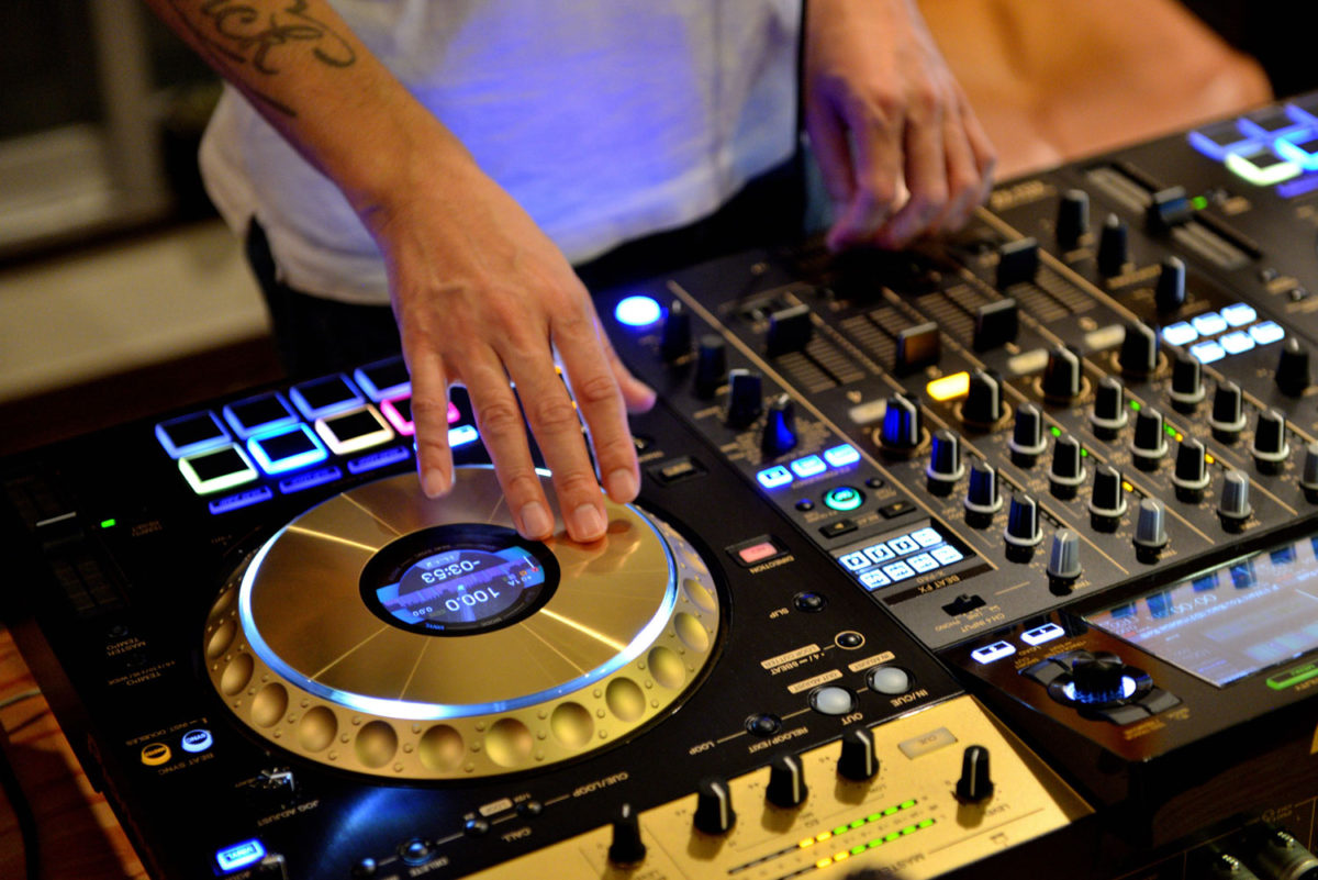 XDJ-XZ-N feat.DJ HASEBE】インタビュー Pioneer DJ XDJ-XZ-Nの魅力と