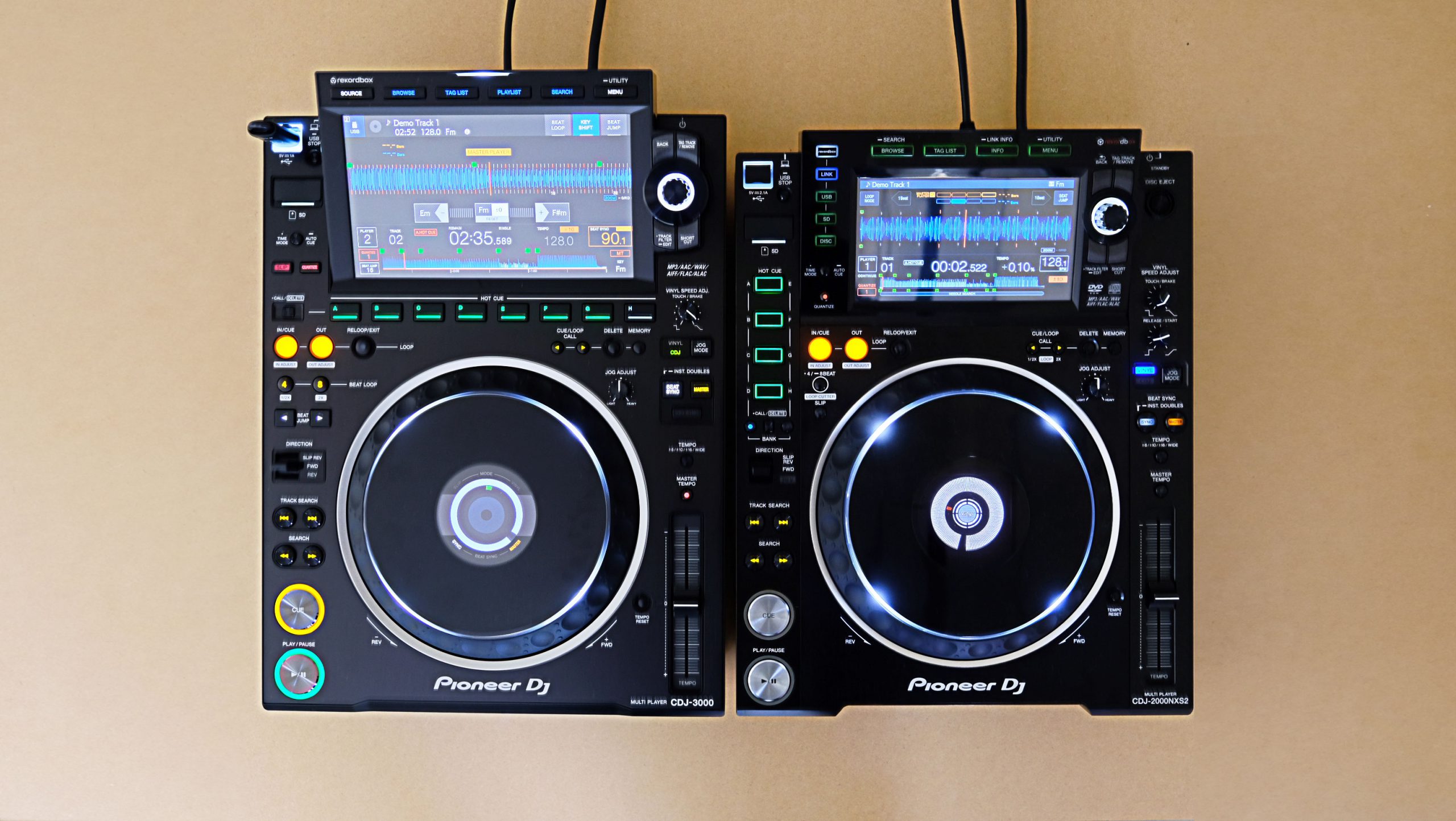 DJの新しいスタンダード「CDJ-3000」が誕生！気になるCDJ-2000NXS2との