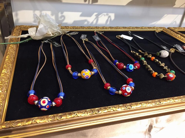 トンボ玉の歴史｜Japanese Lamp Beadsとして世界各地で人気｜井阪硝子