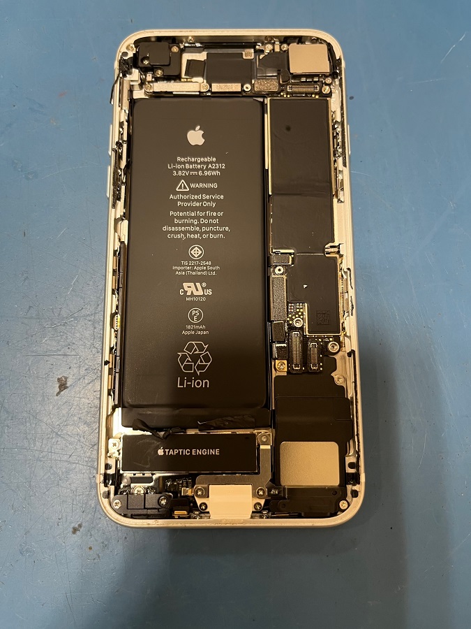 Apple純正iPhoneSE2バッテリー交換！ 純正バッテリー交換点検済
