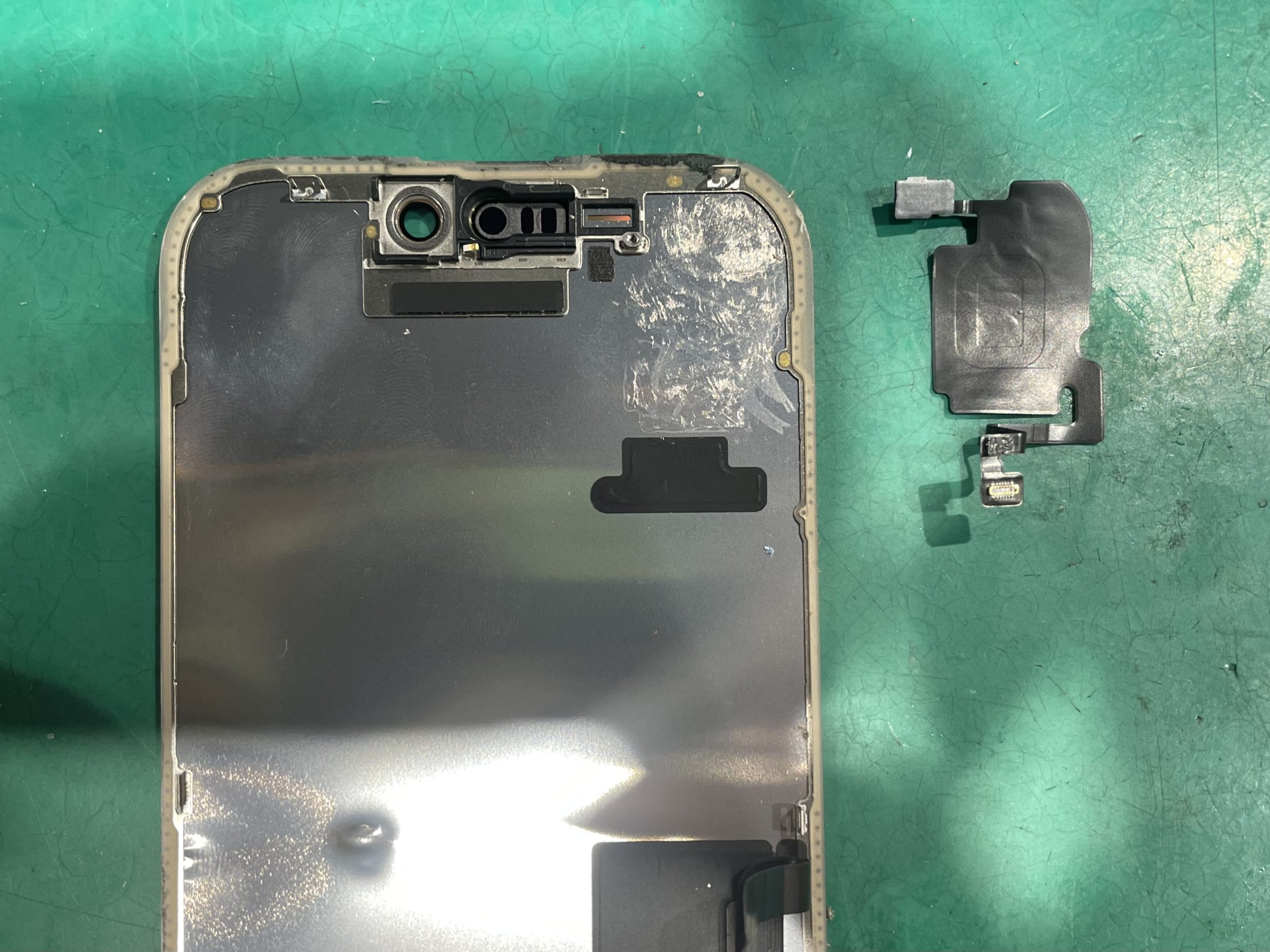 iPhone16Pro フロントパネル交換修理を承りました！ | iPhone修理