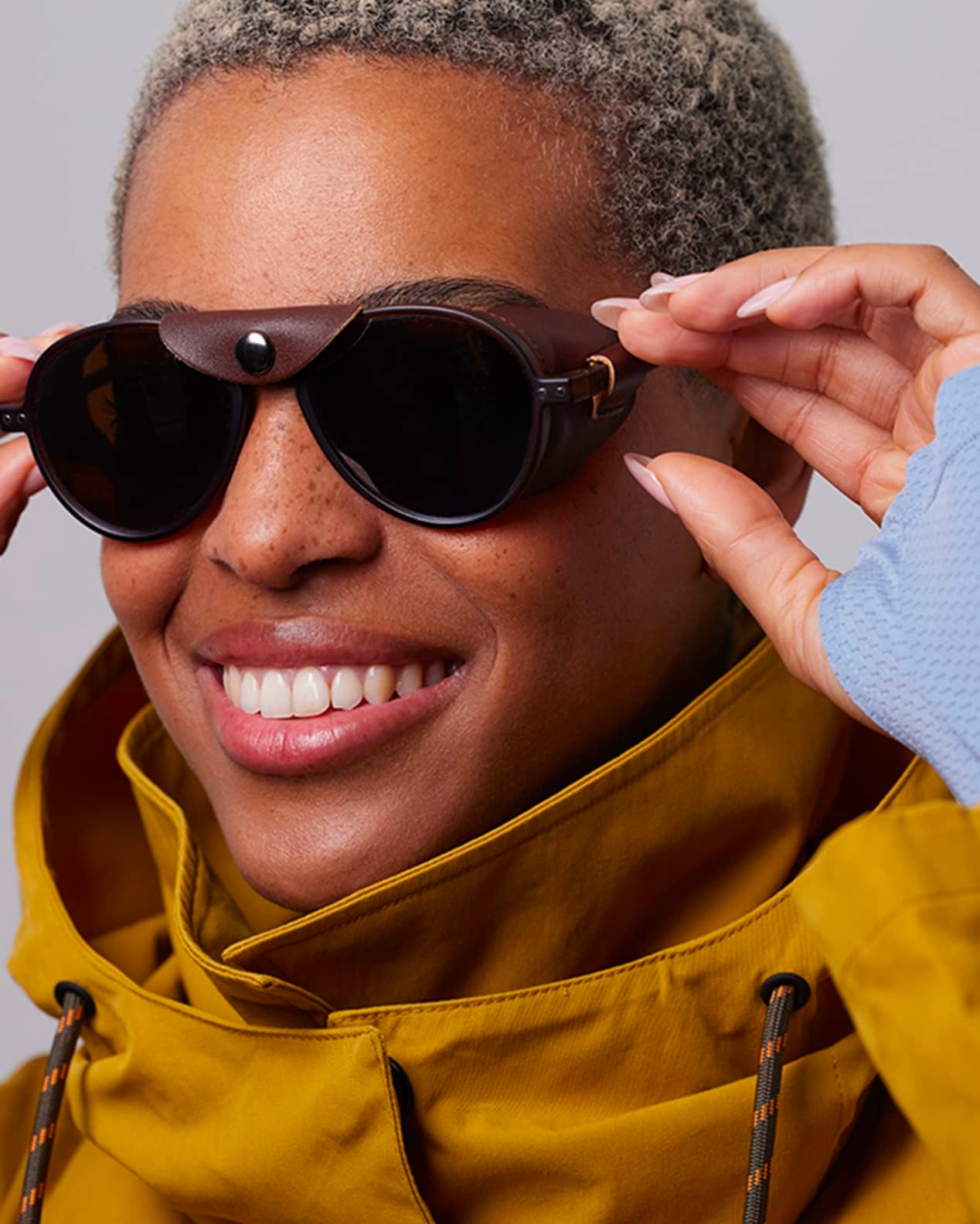 Lunettes de soleil beige transparentes #E, forme rectangulaire