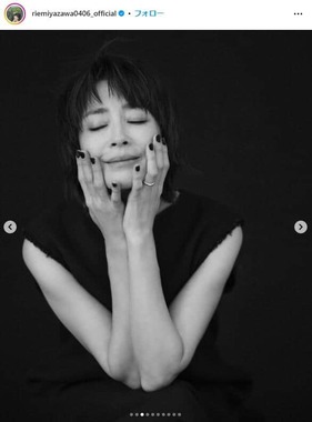 宮沢りえ51歳、ハイヒール片足立ちのモデル姿 「ため息が出るほど