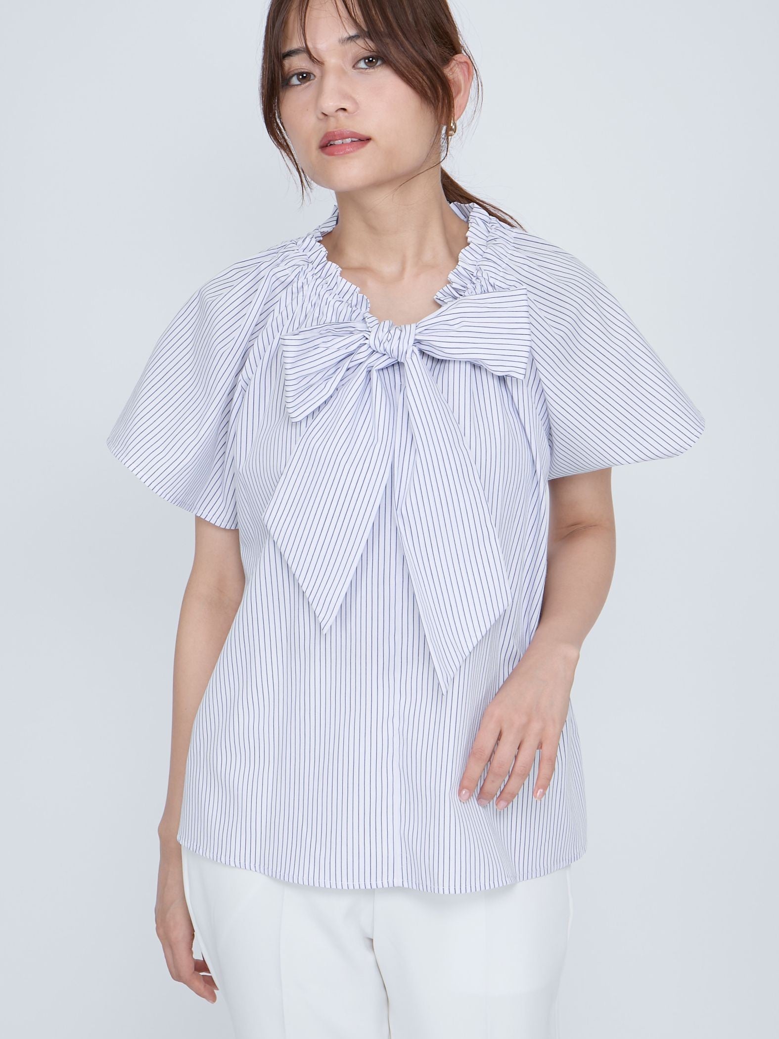 ボウタイリボンフレアスリーブブラウス≪洗濯機で洗える≫ | QUEENS