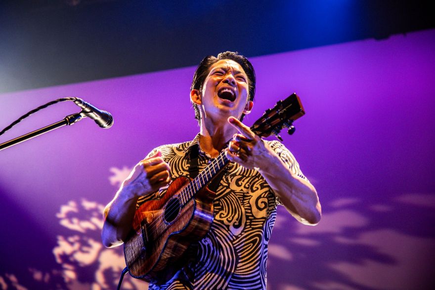 ウクレレ界のレジェンド“ジェイク・シマブクロ” 現在開催中のアジア