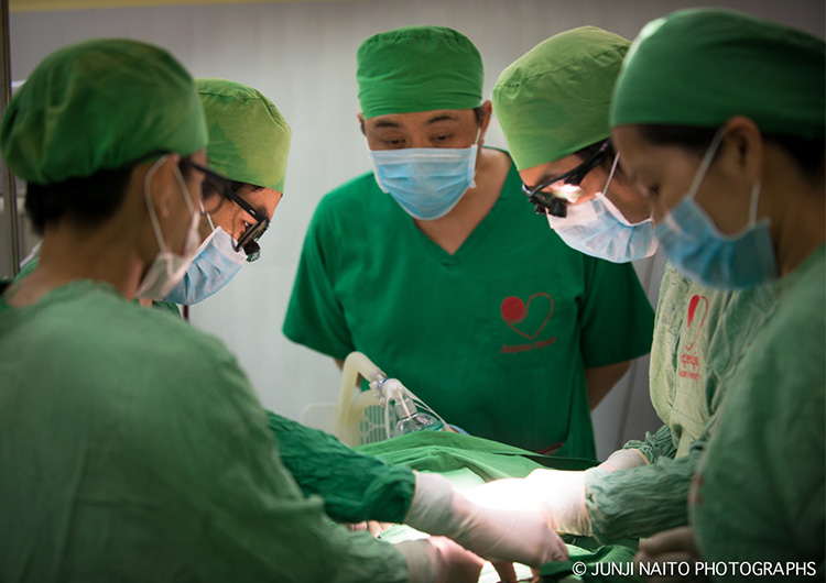 カンボジア 日本の小児外科チームとの連携手術活動 | 医療支援 | 活動