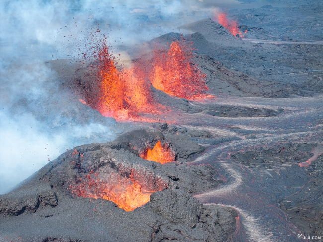 レイ…：The Volcano 世界の火山（2010～2021年） 写真特集