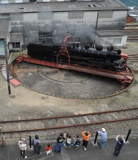 転車…：「SL人吉」国内最古の蒸気機関車8620形・58654号機