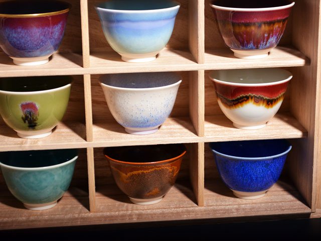 特別記念販売】ぐい呑みセット（16色）真右エ門窯：桐箱入贈答品