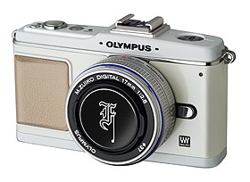 オリンパス ニュースリリース： 新色を追加した「OLYMPUS PEN E-P2