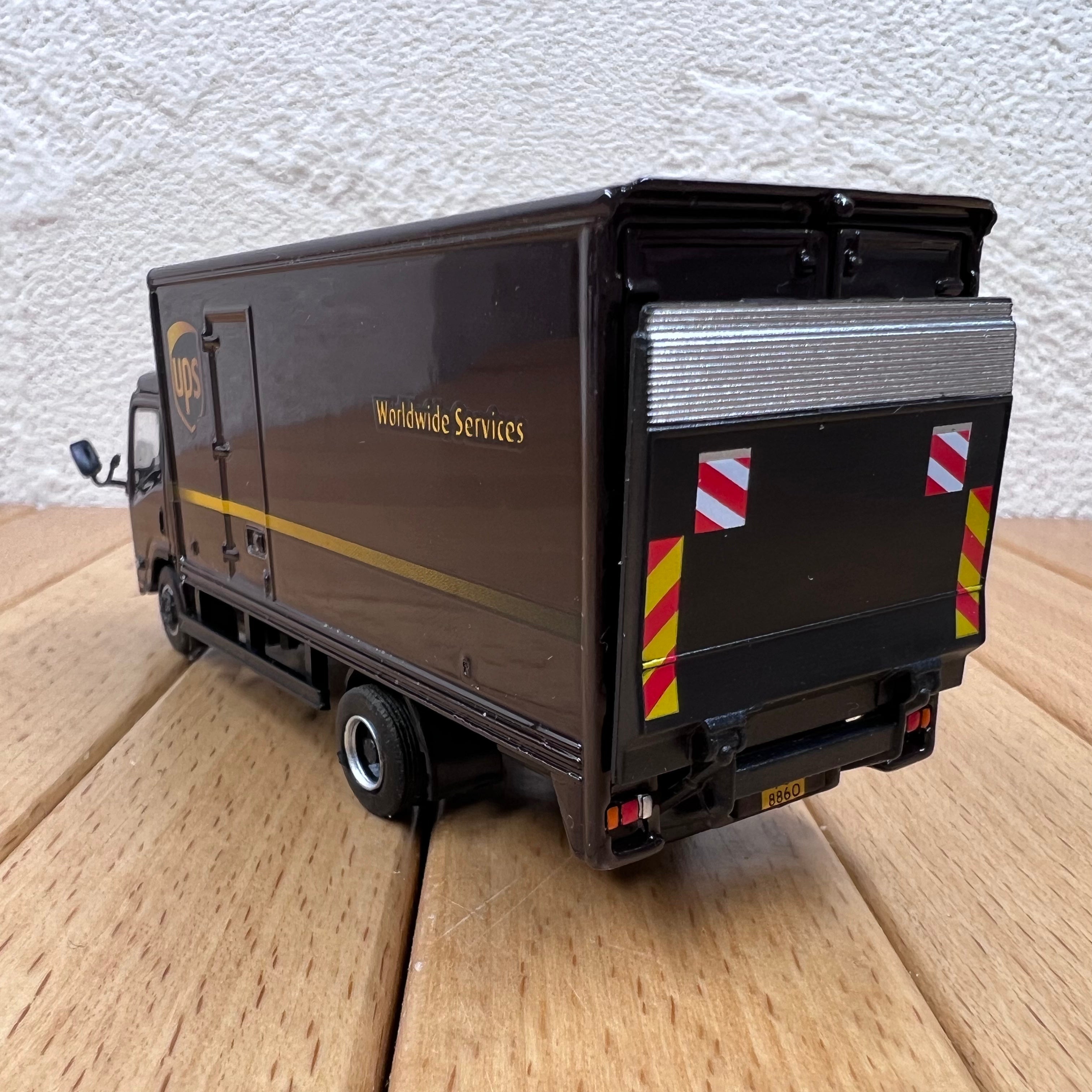 1/64 Scale Isuzu N Series Box Lorry Diecast Model Truck – old boy