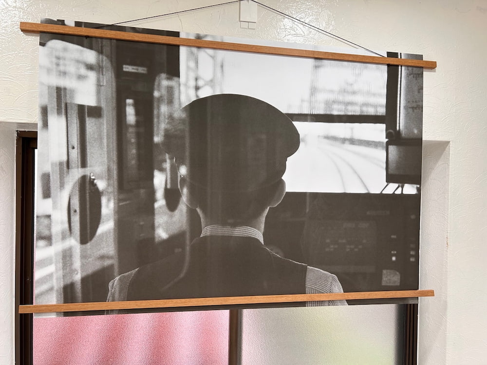 モノクロの写真展にマット合成紙を。Glen Snyder様｜印刷事例456