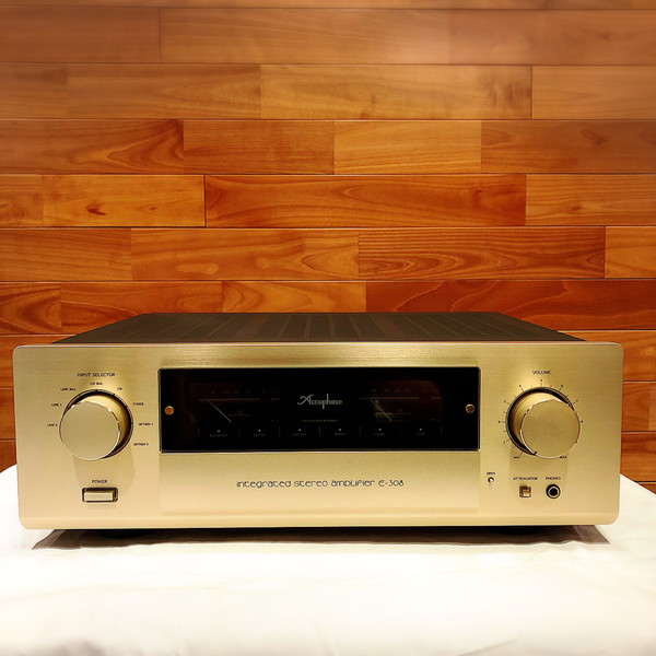 中古品】ACCUPHASE/プリメインアンプ/E-308のご紹介です。