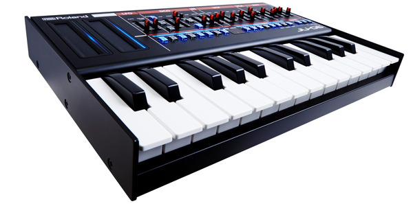 名機JUNO-106をモチーフとしたRolandのJU-06！！