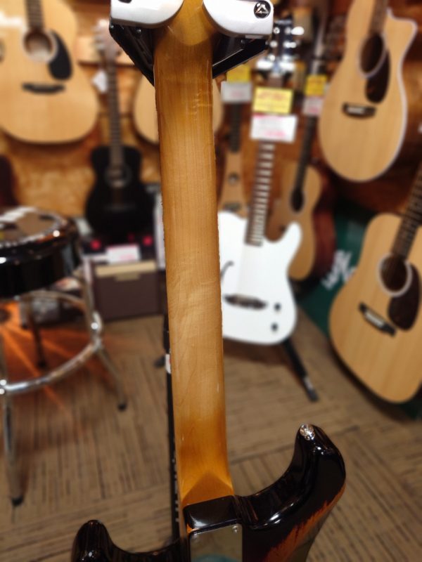 突如入荷した、ブランドロゴのないストラトタイプの正体とは