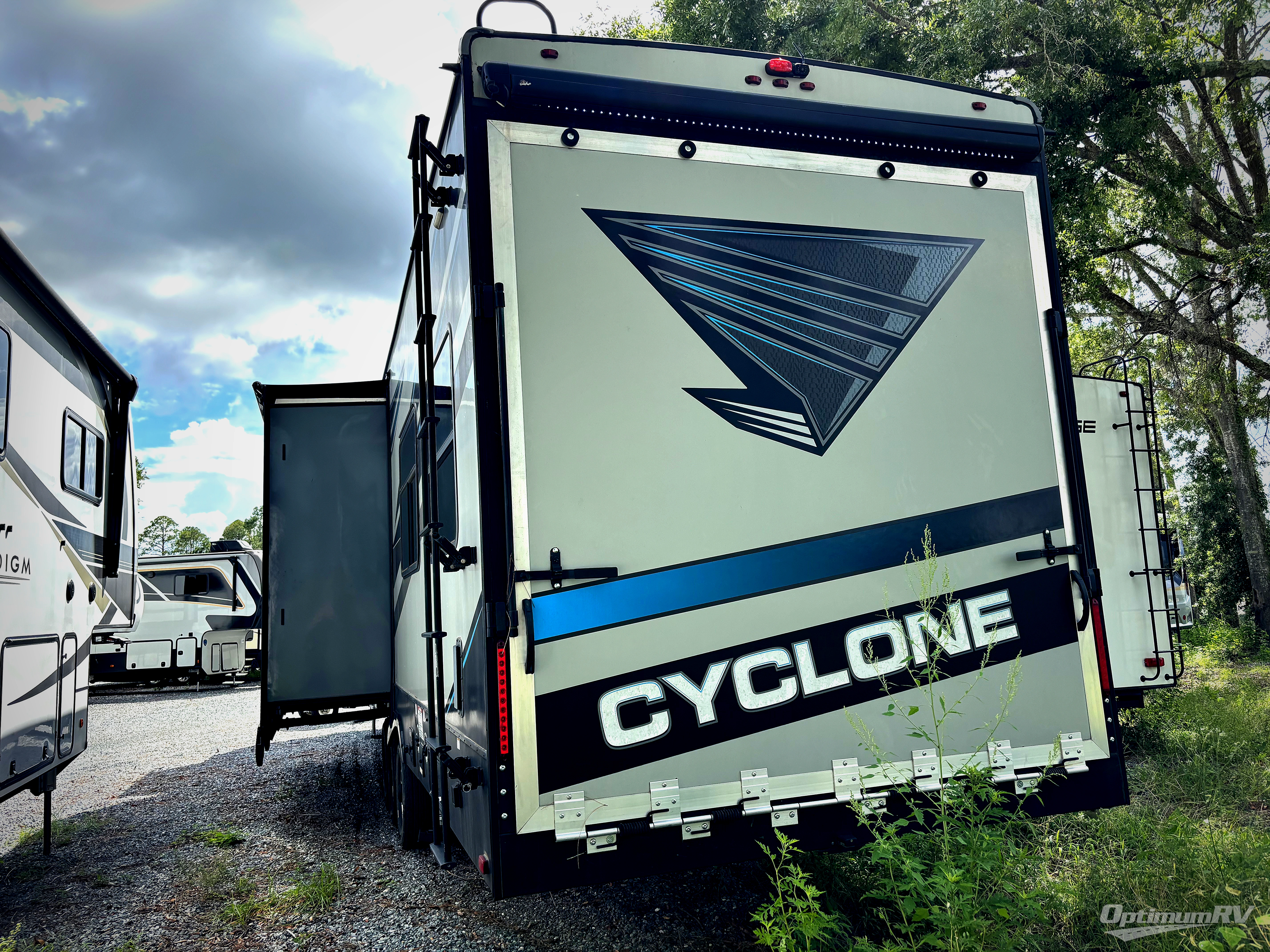 Used 2021 Heartland Cyclone 4270 Fifth Wheel at Optimum RV