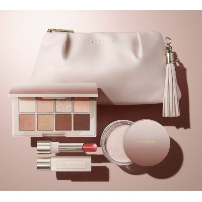 コスメデコルテのクリスマスコフレ2022！表情美を際立たせるベージュの