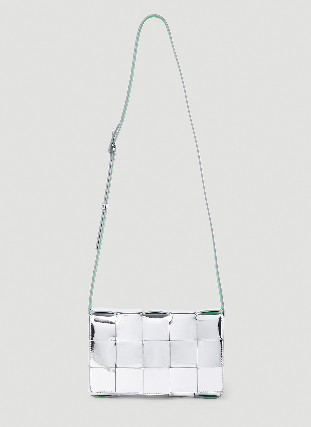 Bottega Veneta レディース カセット ショルダーバッグ の シルバー