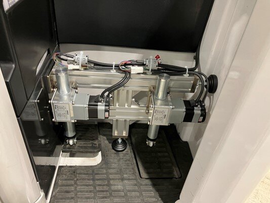 物流倉庫向け遠隔フォークリフト操作システム」フィールド実証実験を